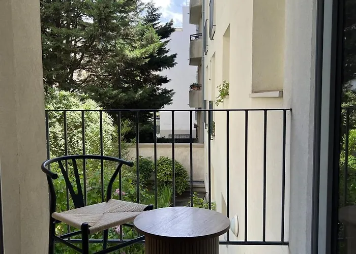 The Perfect Balance Between Leisure Relaxation And Culture 파리